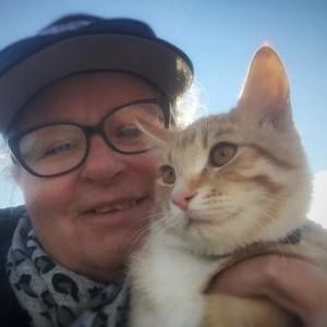 Meet your Posher, Monica